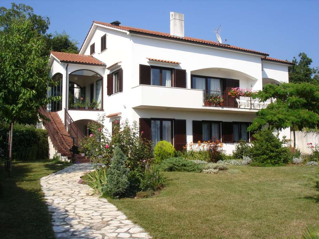 APARTMAN LAURA 